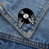 1 Pin Vinil Skeleton