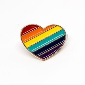 Pin corazón love