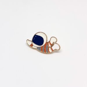 Pin astronauta volando