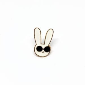 Pin conejo con lentes