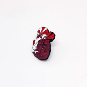Pin corazón megáfono red