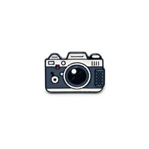 Pin Camara Negra