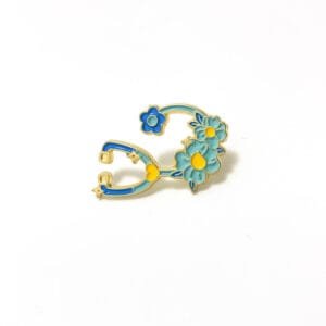 Pin Estetoscopio Flores