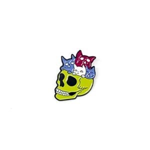 Pin Skull with cats