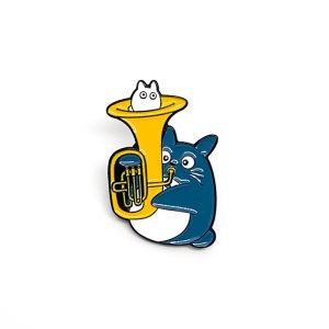 Pin Totoro con Tuba