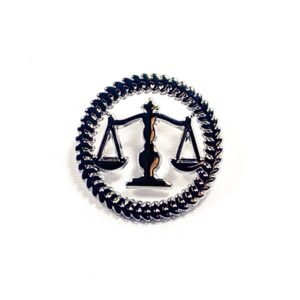 Pin Abogado Balanzas Plateado