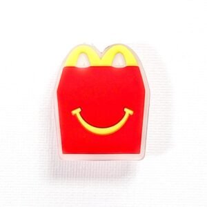 Pin tipo Crocs LED Mc Donald's | Cajita Feliz