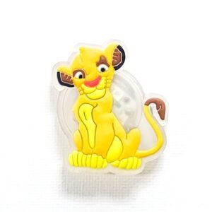 Pin tipo Crocs LED Rey León | Simba